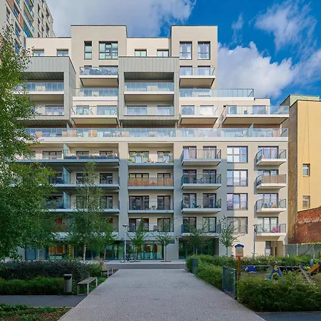 Stylish With Underground Parking And A Perfect Location By Renters Apartment Wroclaw